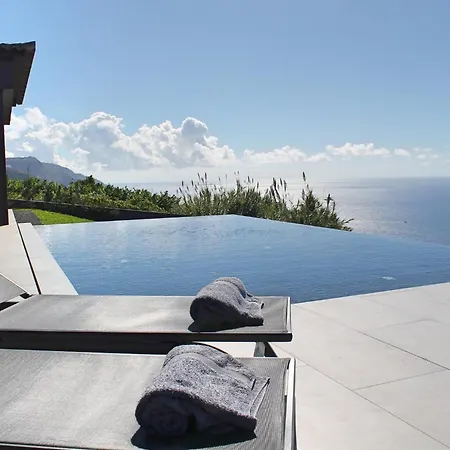 Villa Spectacular Calheta Cliffscape 3 Bedrooms Panoramic Sea Views Well-furnished In