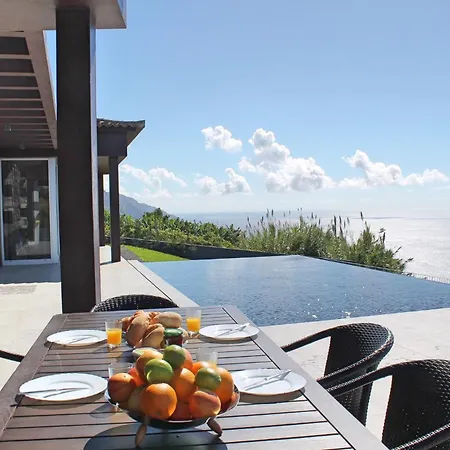 Spectacular Calheta Cliffscape 3 Bedrooms Panoramic Sea Views Well-furnished In Villa *