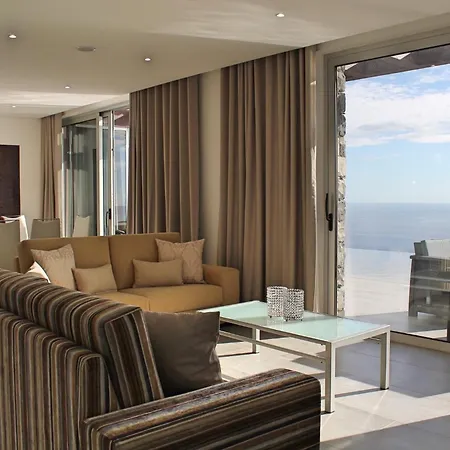 Spectacular Calheta Cliffscape 3 Bedrooms Panoramic Sea Views Well-furnished In Villa Estreito Da Calheta
