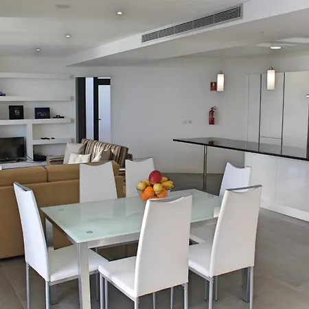 Spectacular Calheta Cliffscape 3 Bedrooms Panoramic Sea Views Well-furnished In Estreito Da Calheta
